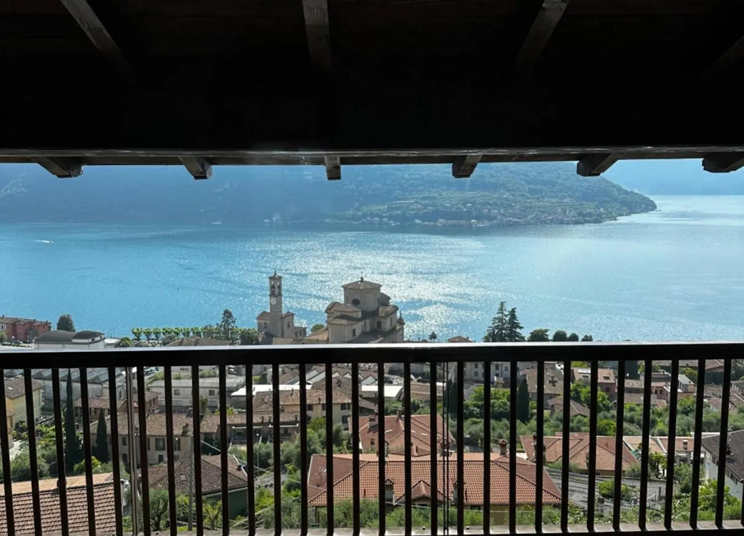 Appartamento Con Vista Lago - Dosso Lakeview Sale Marasino Apartment